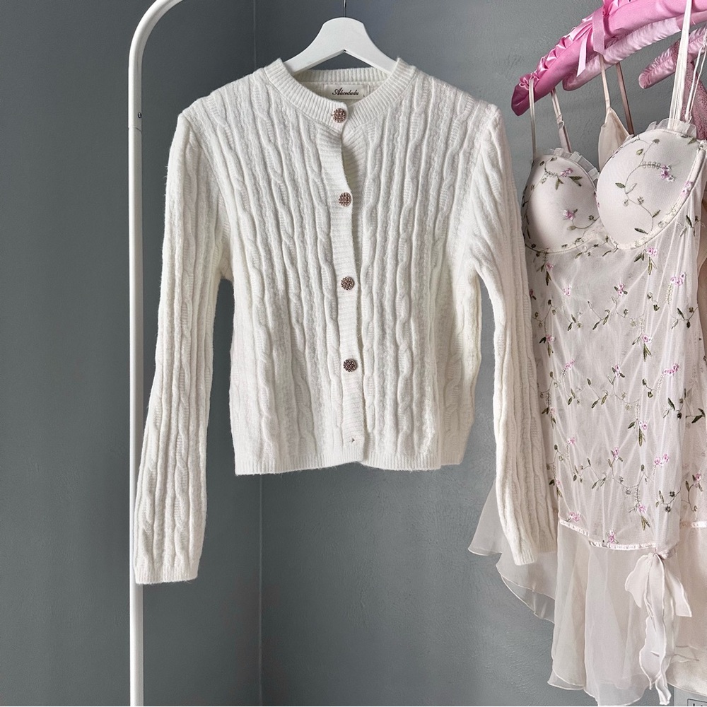 Adorable Cable Knit Cardigan Sweater 🦢 - Picture 2 of 3
